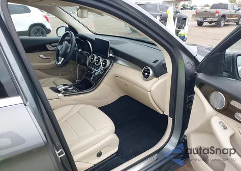 2017 Mercedes-Benz Glc 300 4Matic from USA, damaged, VIN WDC0G4KB2HV004111